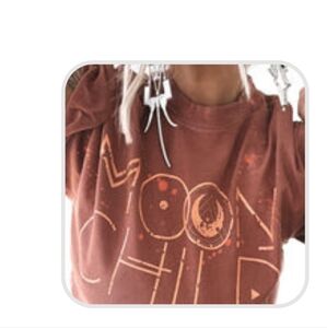 NWOT Pebby Forevee L 'Moon Child' T-Shirt - Bleached Out Red Rust